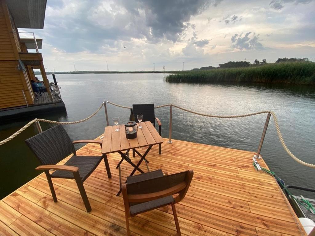 Resort Schwimmende Haeuser Im Baltic Sea Kröslin
