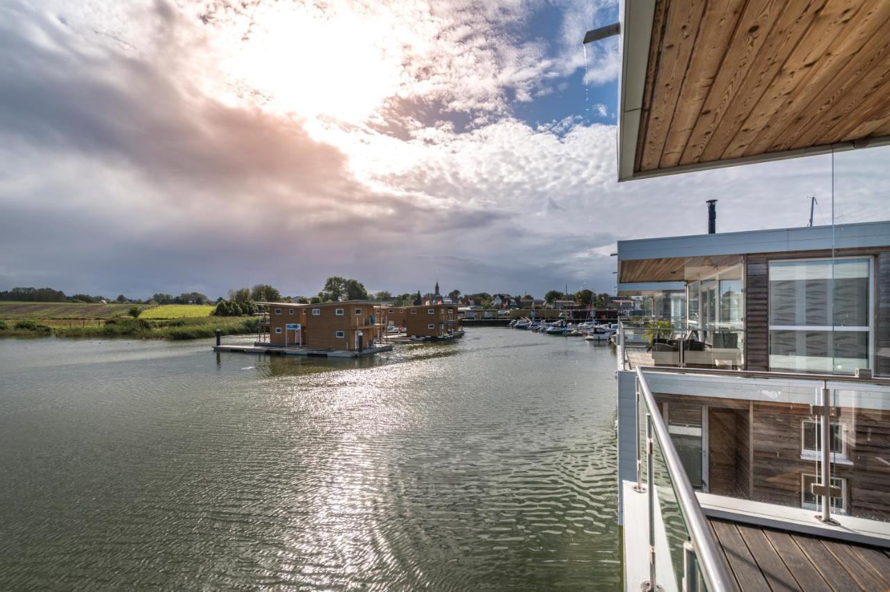 Resort Schwimmende Haeuser Im Baltic Sea
