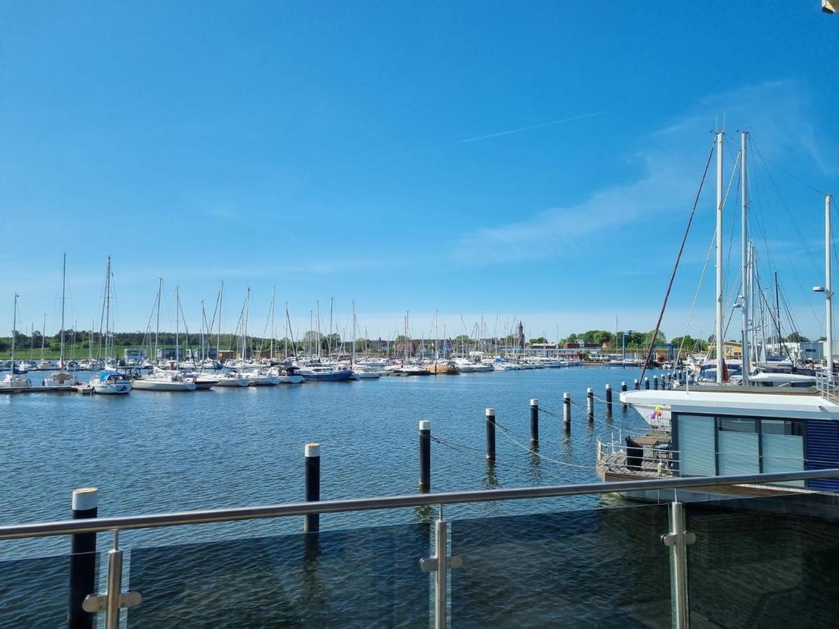 Schwimmende Haeuser Im Baltic Sea Kröslin
