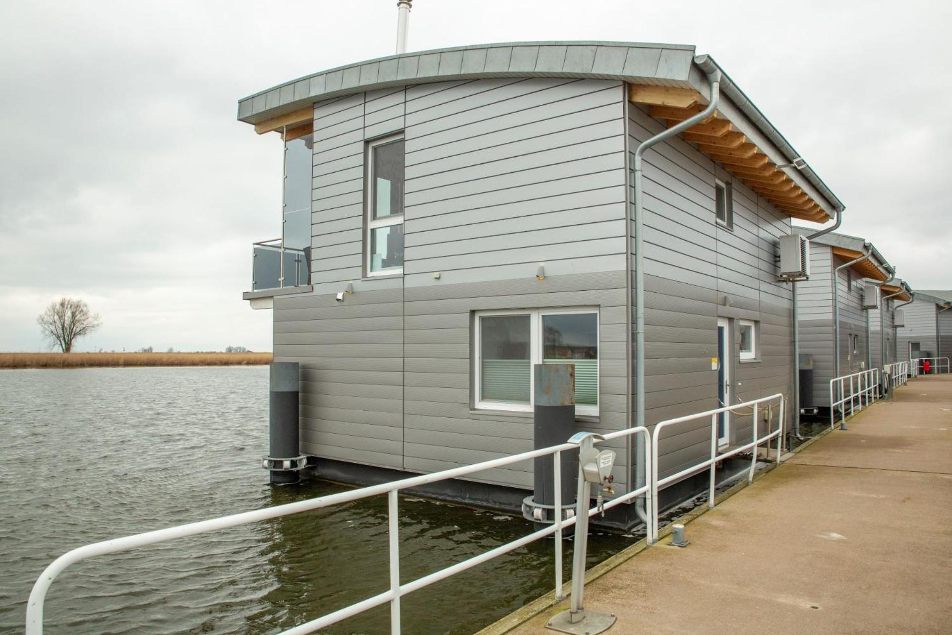 Resort Schwimmende Haeuser Im Baltic Sea 5*