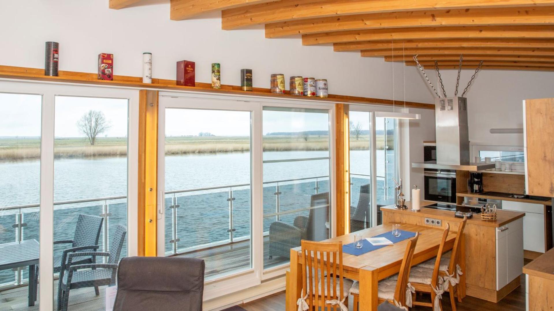 Resort Schwimmende Haeuser Im Baltic Sea Kröslin